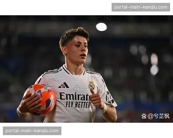 瓦伦西亚客场0-1负于埃尔切，保级形势严峻